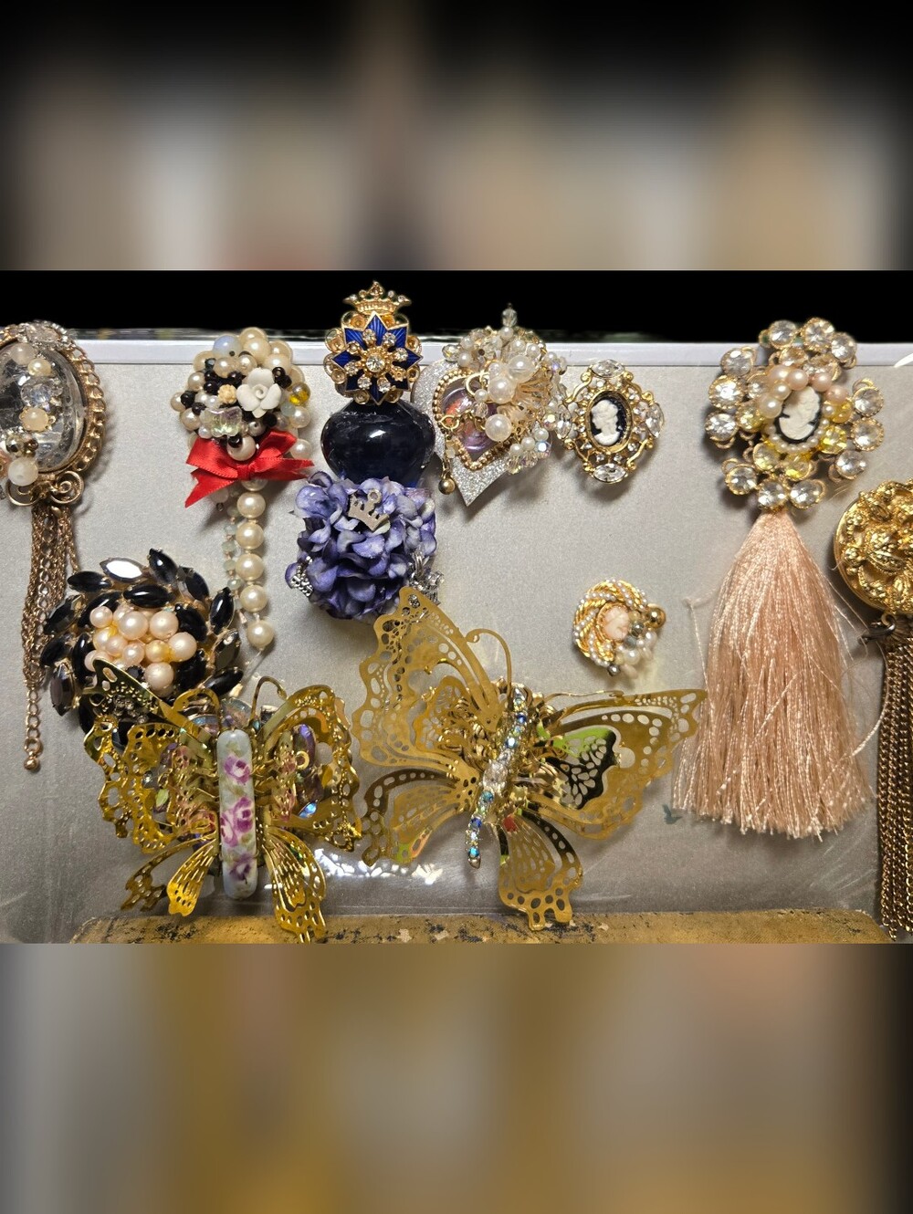handmade refrigerator magnets made with vintage jewelry  cameos butterflies 12